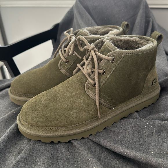 UGG Chukka Boot - Picture 1 of 6